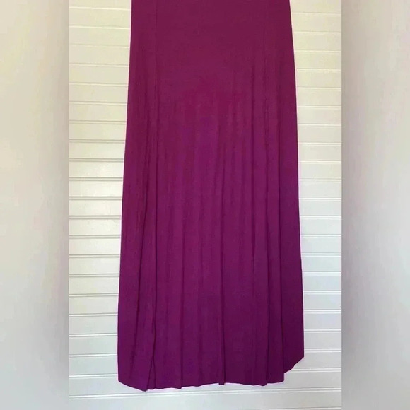 BCBGMaxAzria. NWT Womens Medium
Purple Donesa Ribbed Hem High & Low Maxi Dress - Picture 10 of 14